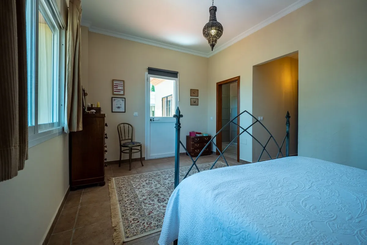 8e1a2f60-c2fc-4ee9-b3b1-530338313979