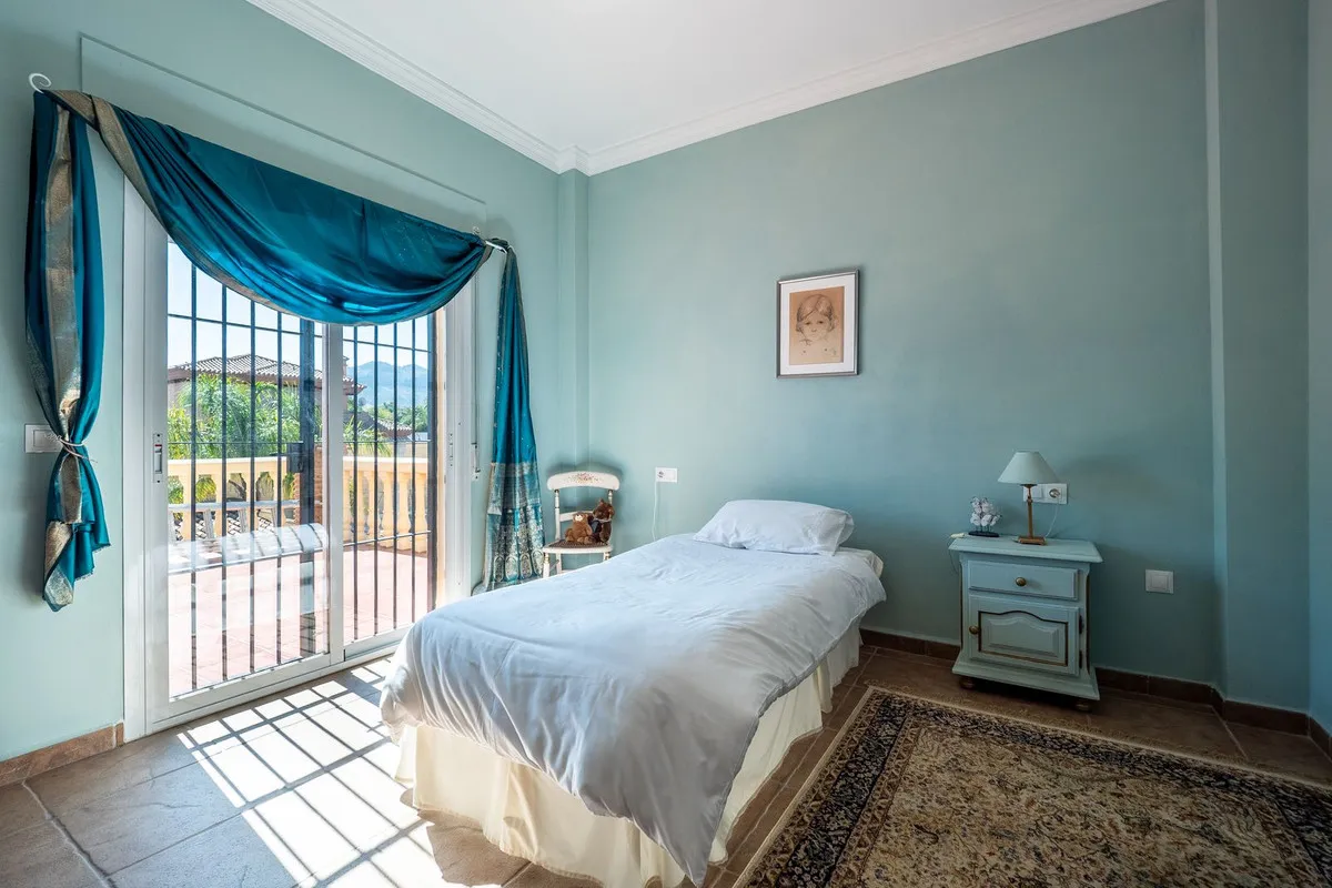 cac284a1-1204-4984-b330-516e1253c434