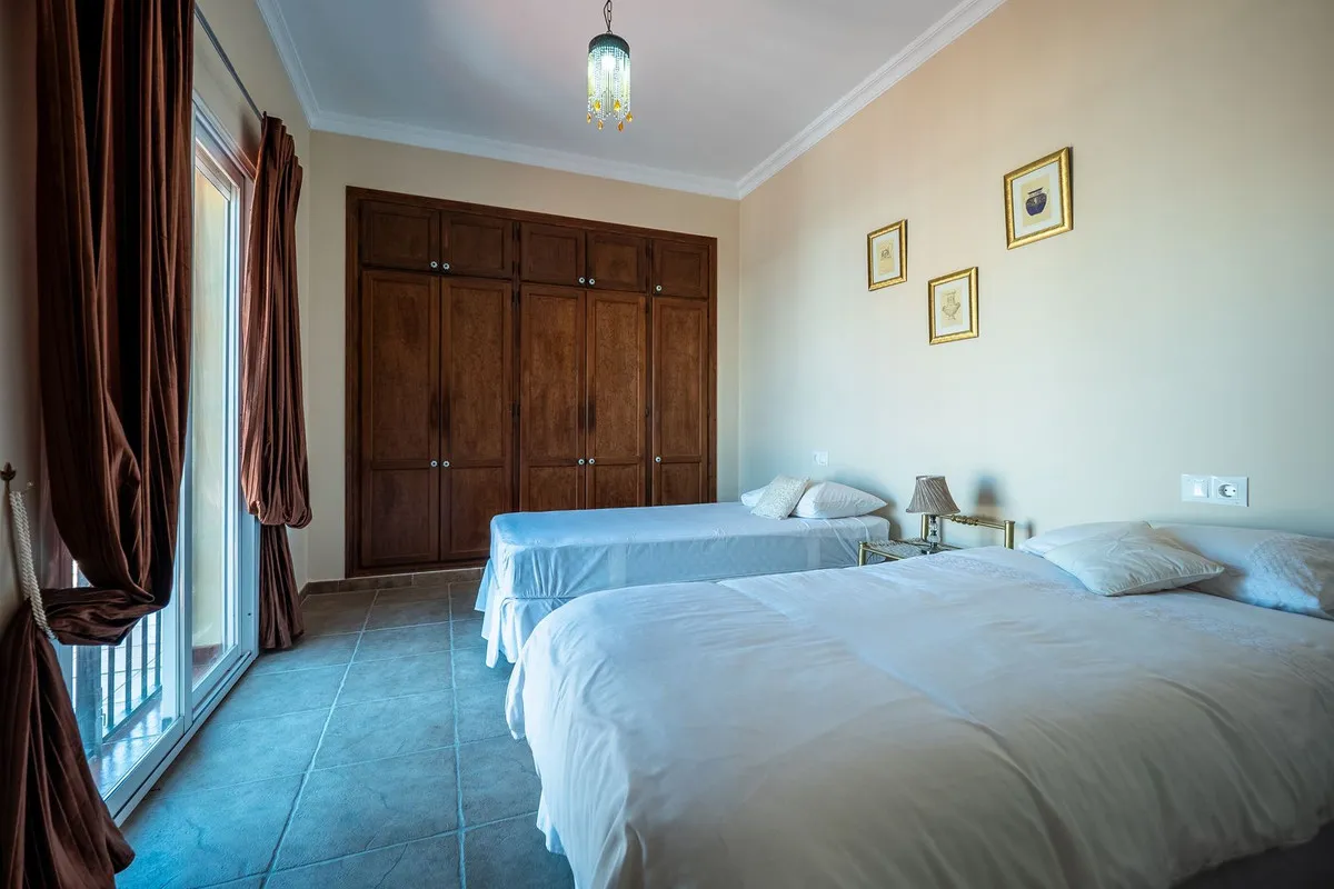 e6a577e8-a313-4f84-b2ab-cd2e79be06b3