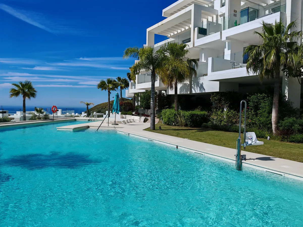 e5f34455-0c32-487f-aa1b-62bca7abe268