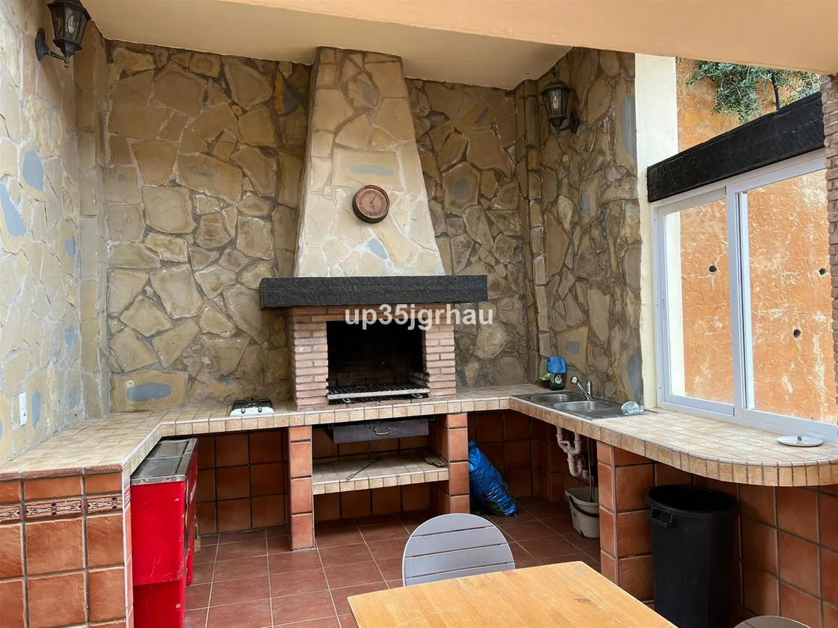 0a87a5dd-c67f-4afc-a96f-91b5b9d560a2