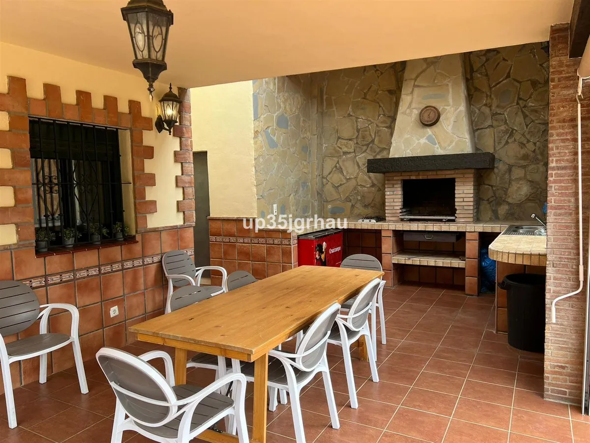 27f99db6-85ae-42be-802d-9ba64b1b85ff