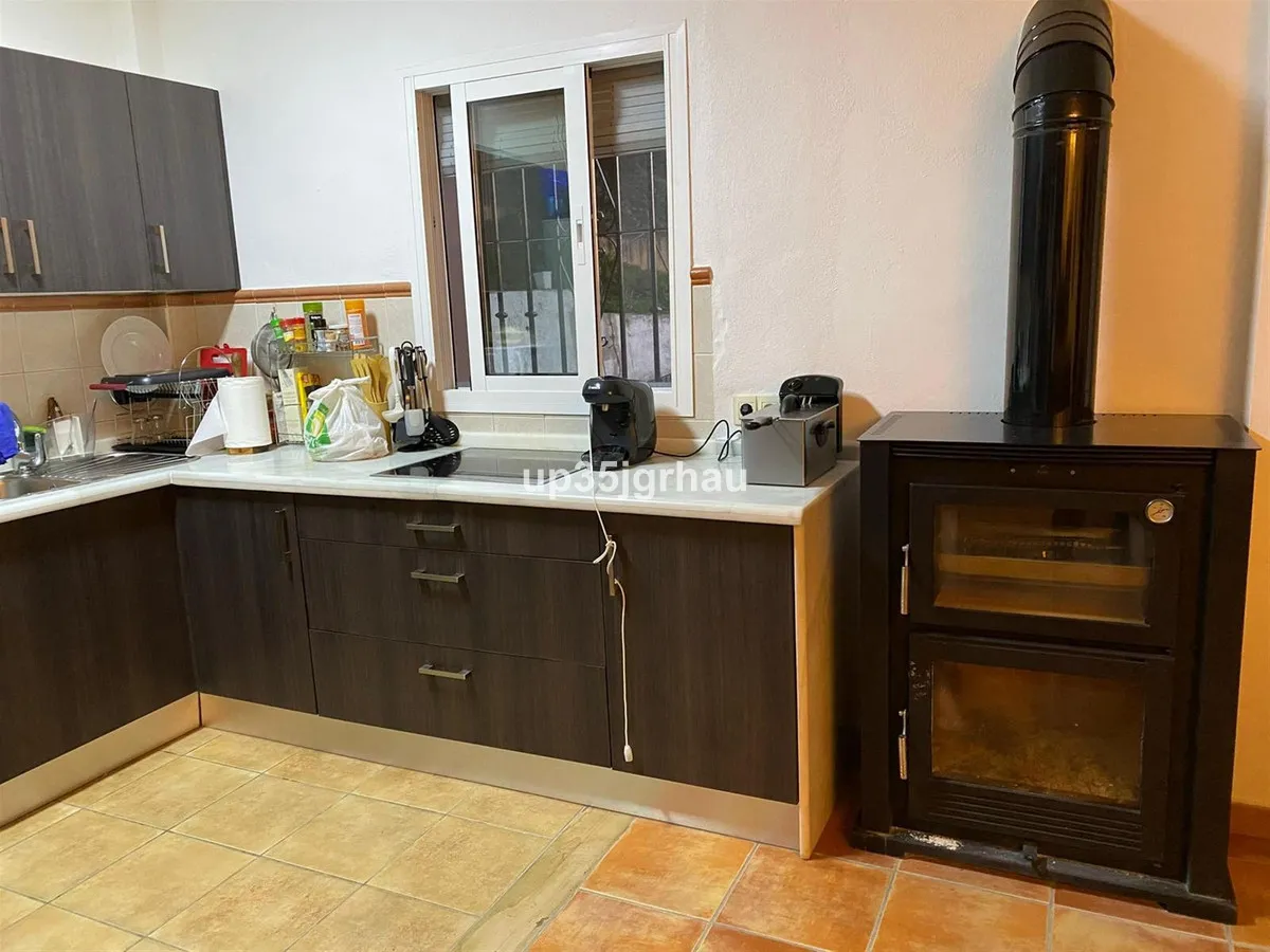 b59cf813-74c5-44ca-aa33-2cac9aacd27f