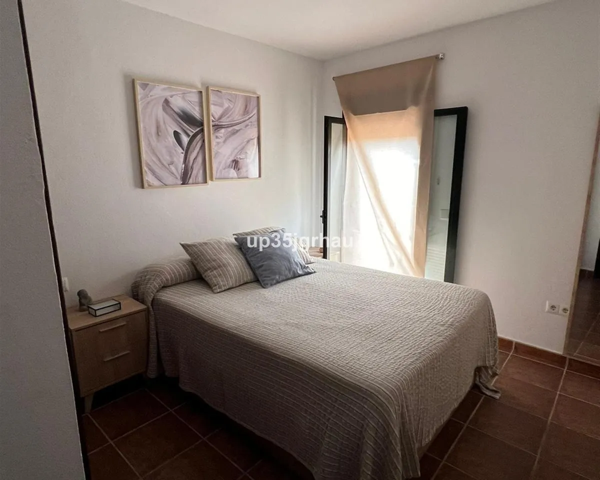 c8e90e6e-13db-4b82-810a-b394b1bd2948