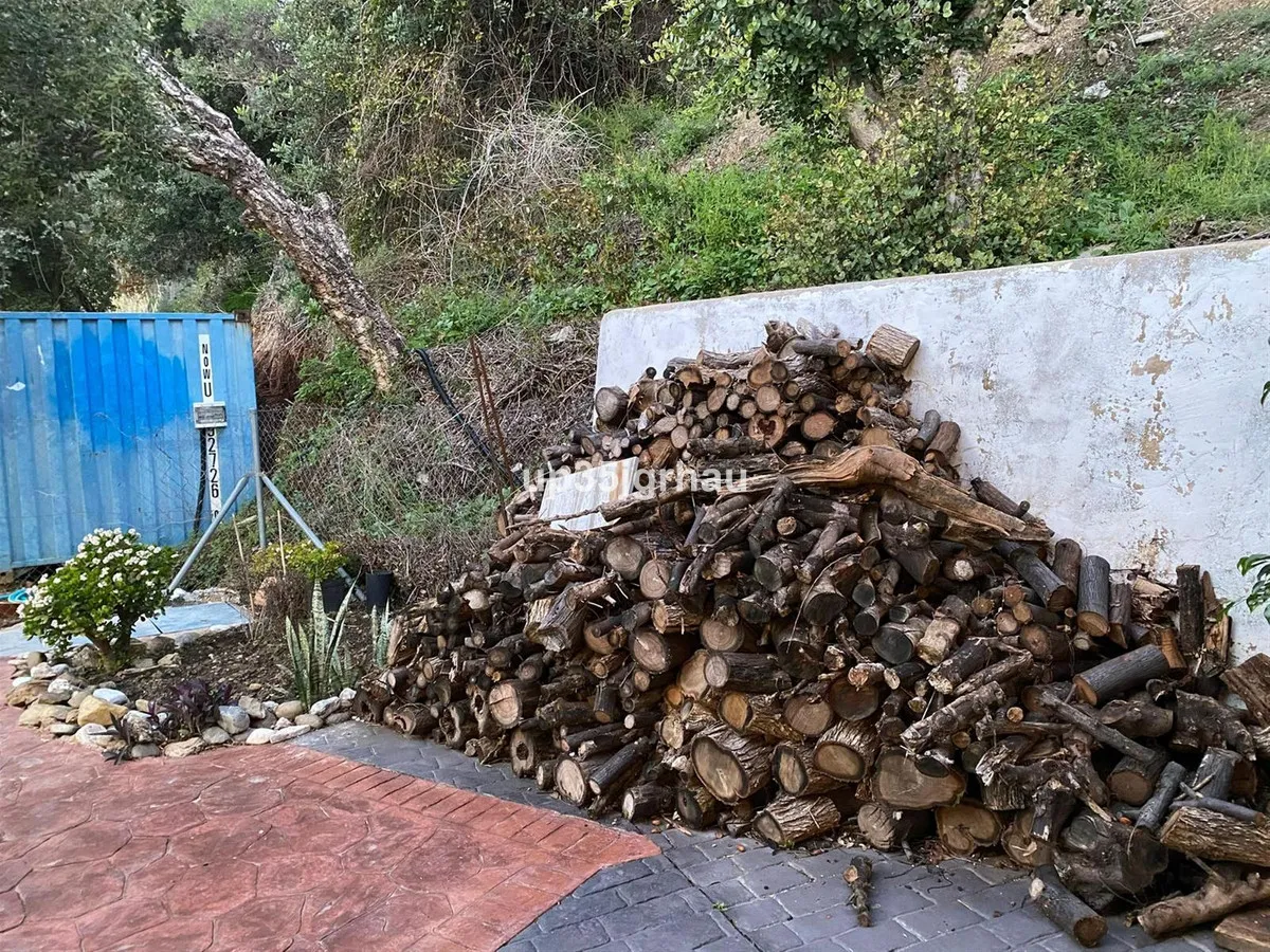 d7c0735b-e166-465e-a718-3debf8d47881