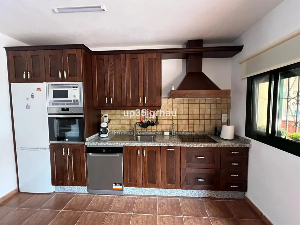 da5ed3a6-f848-402d-81c2-7f5ce00235cb