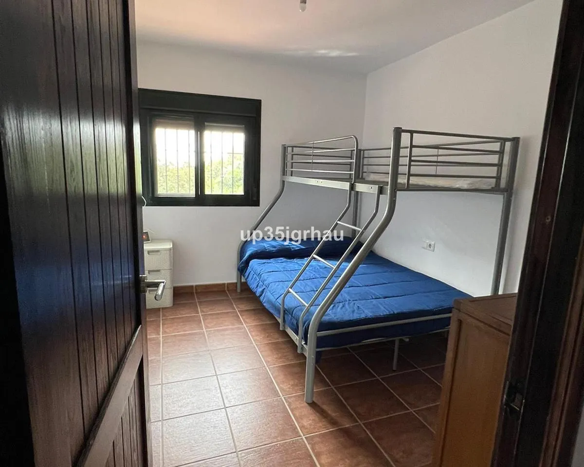 f0204999-cbcf-40c3-b59a-28440c7685f1