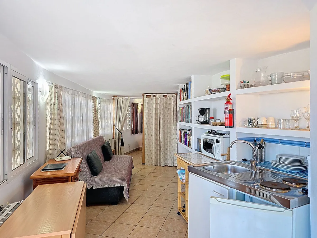 4ad5ed6a-fbe2-4f5c-8183-cd572b09a69f