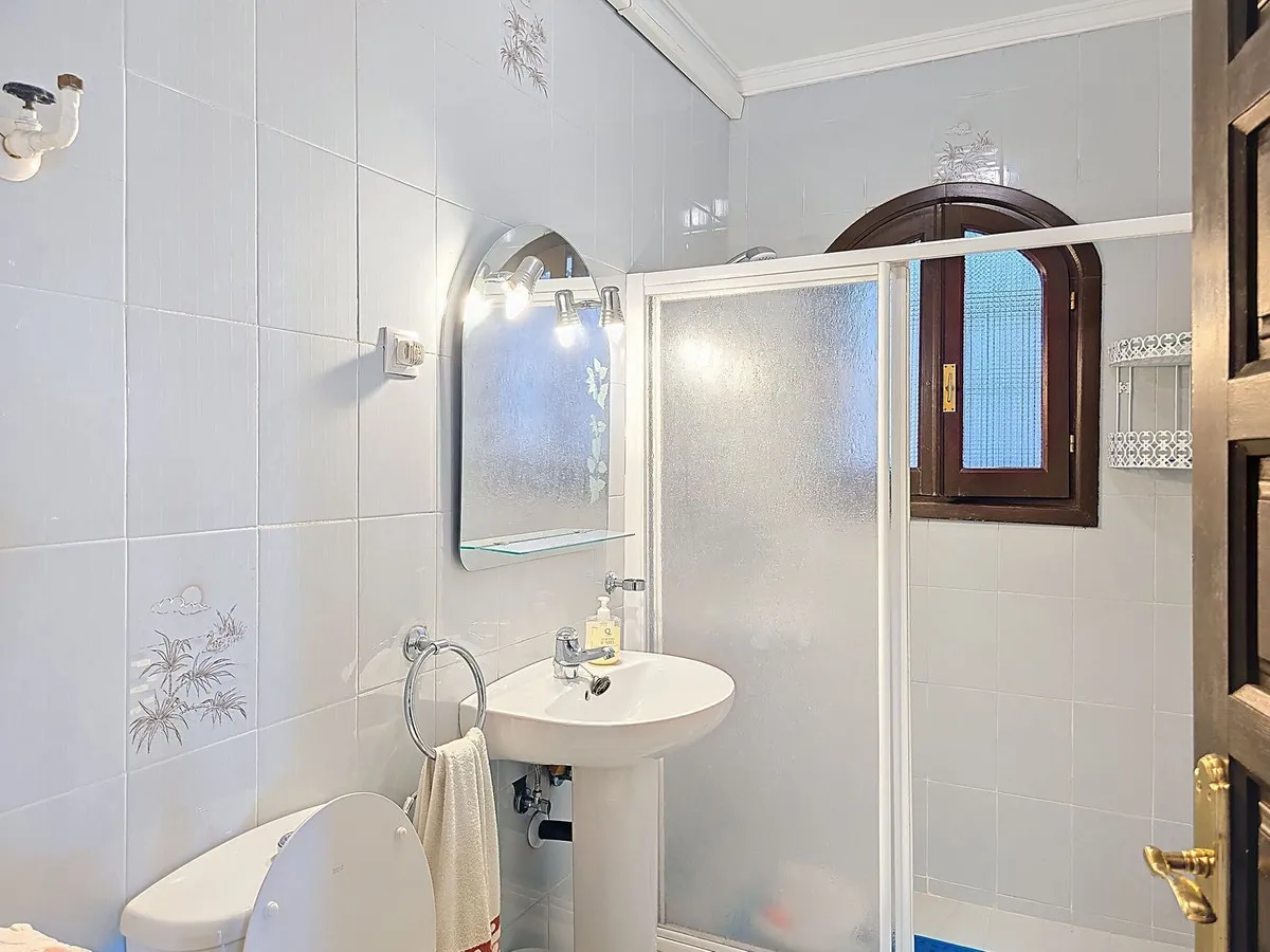 8f06f04a-7a6e-41ac-ac17-4598439f1daf