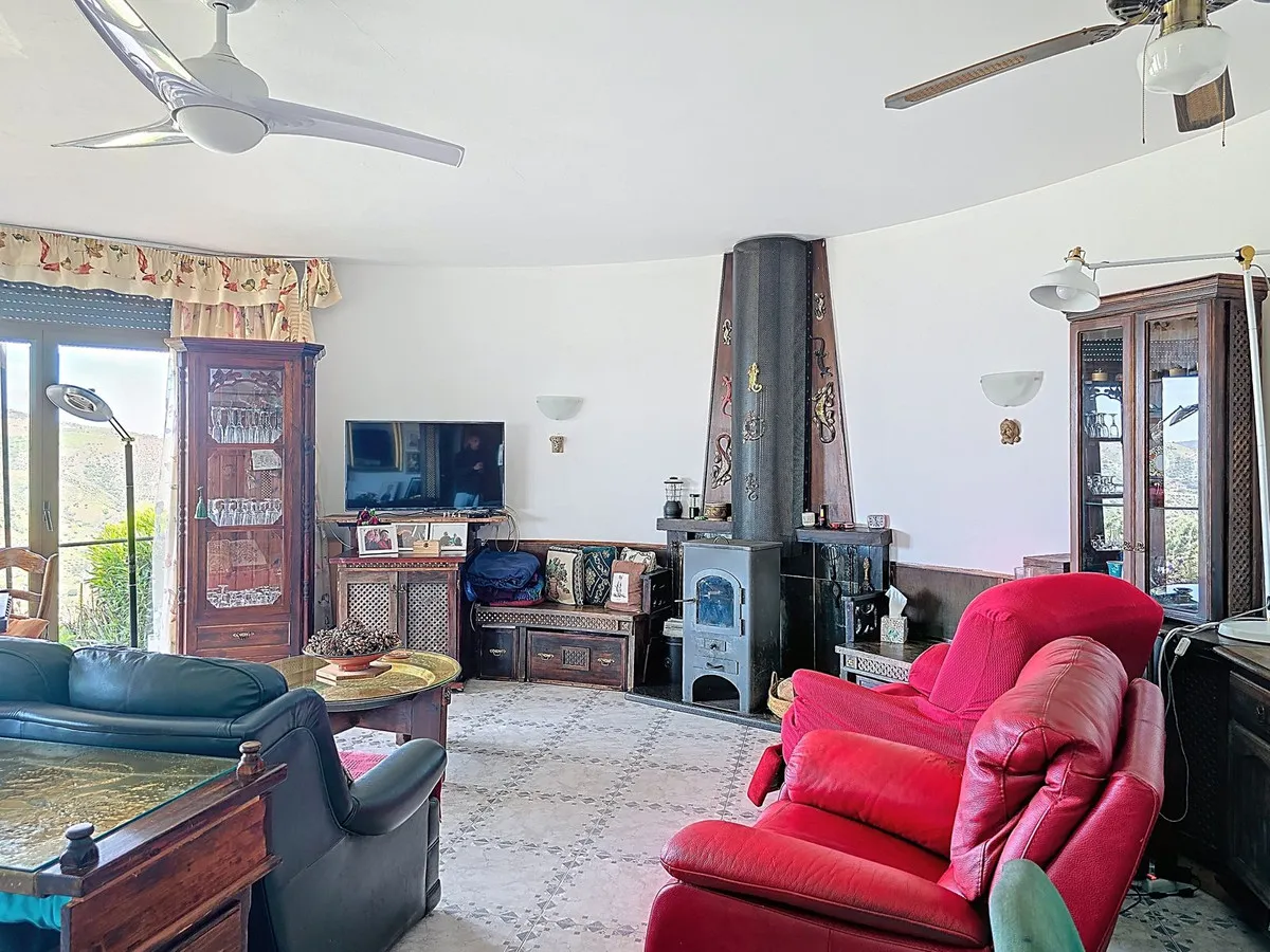 f79e9836-bb3d-4274-b693-6e4fd3acb9c5