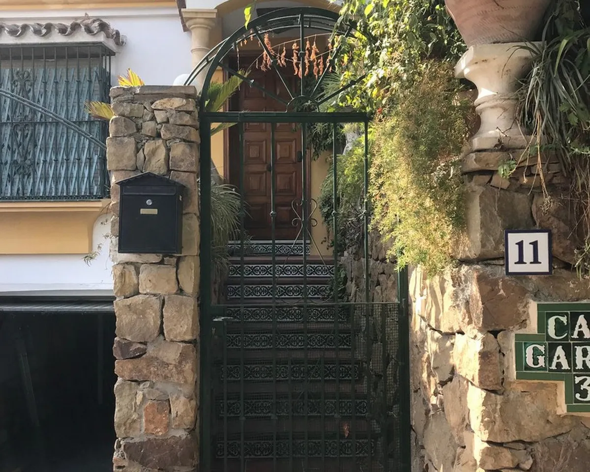 7c92b0d9-8a34-49bf-8210-7b3b83873209