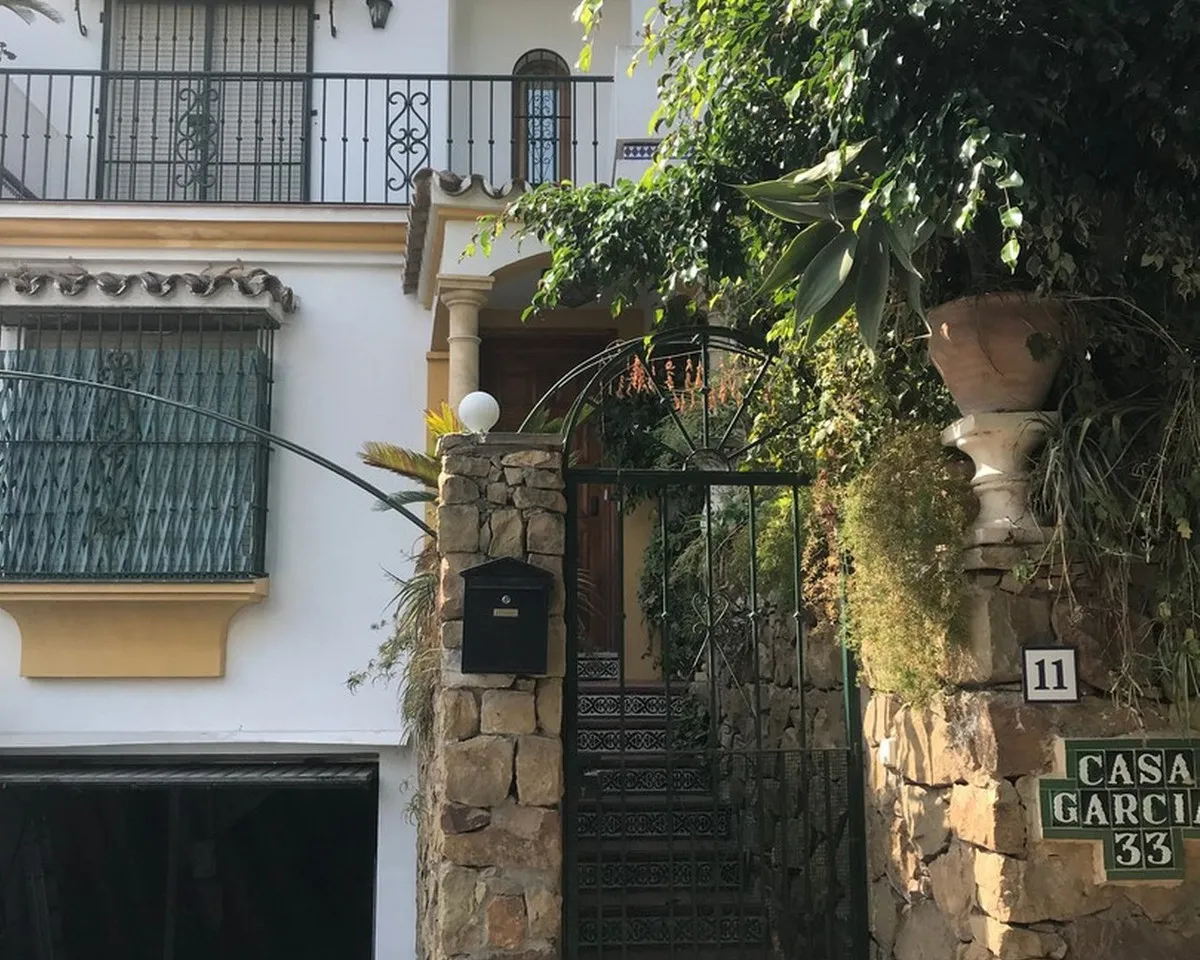 8513d4eb-5a07-4042-a976-7053c81d2451