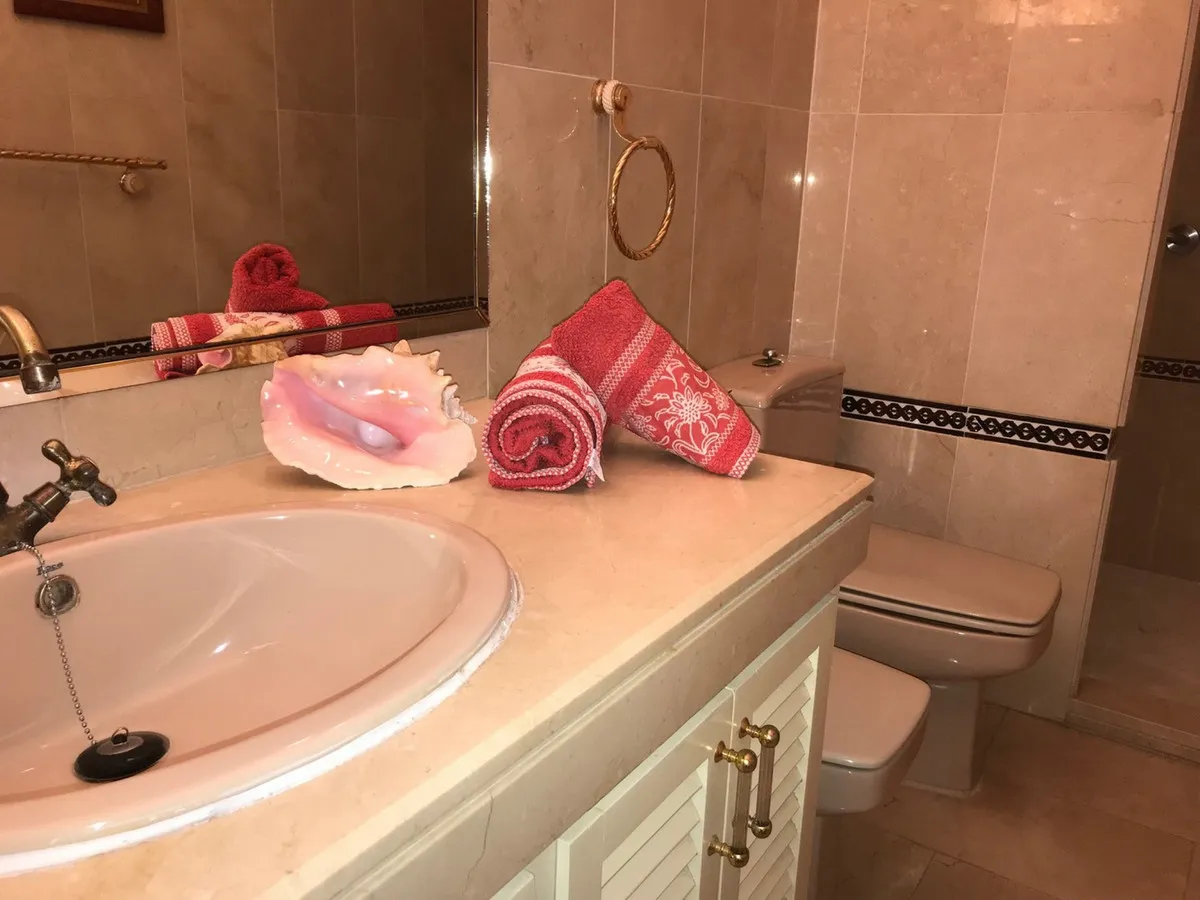 a6b4949d-b73a-4a4d-a829-f9e52a06f399