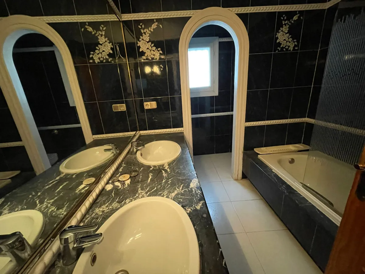 b3f8935a-7f4d-456e-b670-a57025d23f5e