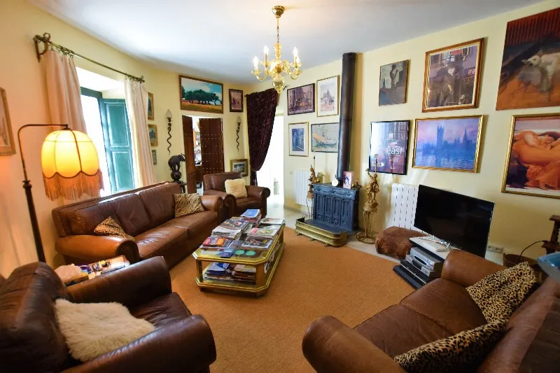 81f4fae4-c609-49e6-afdc-f6db81ef0393