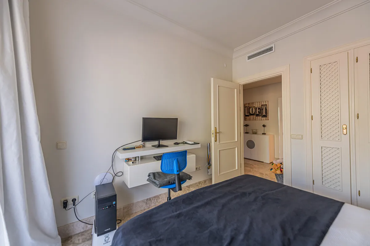 f575647f-d7b1-4055-b61c-74e232628bce