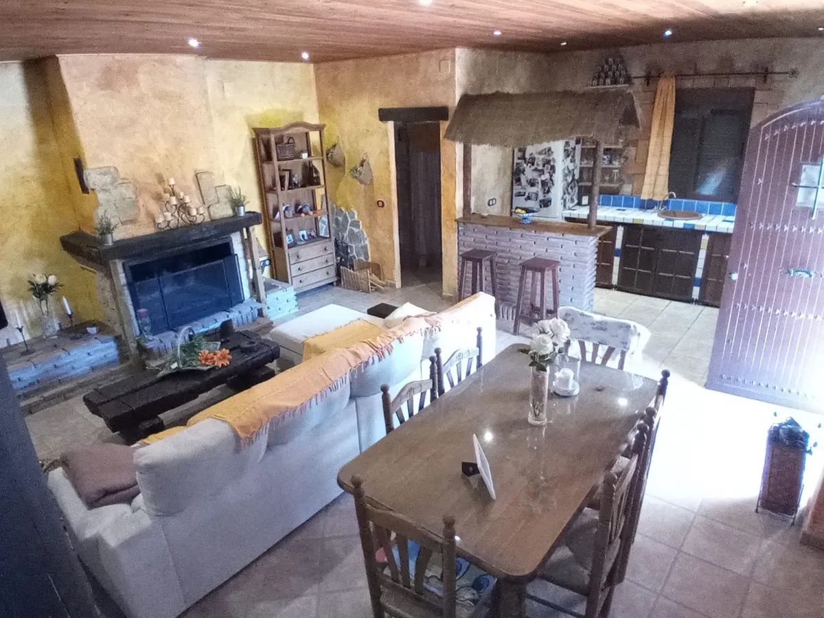 a75ad1c3-a077-418d-a0e0-80de22645489