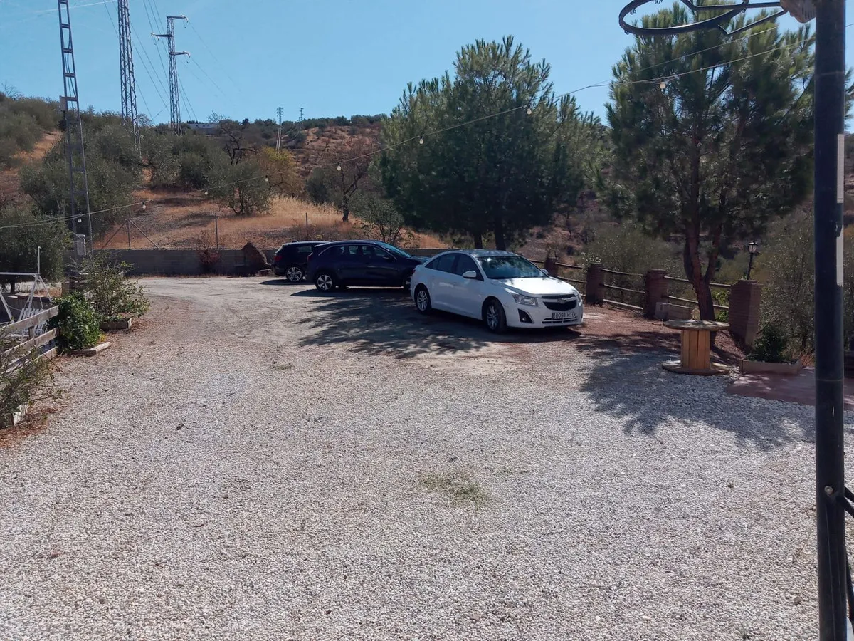 c3e25f75-c53e-4300-b2bf-531d32e20893