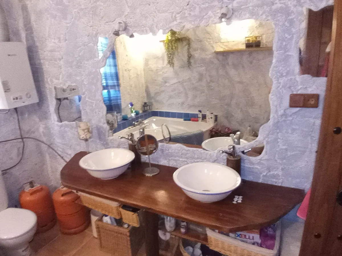 ee91de0c-9572-4811-acd5-a5e634a1b079