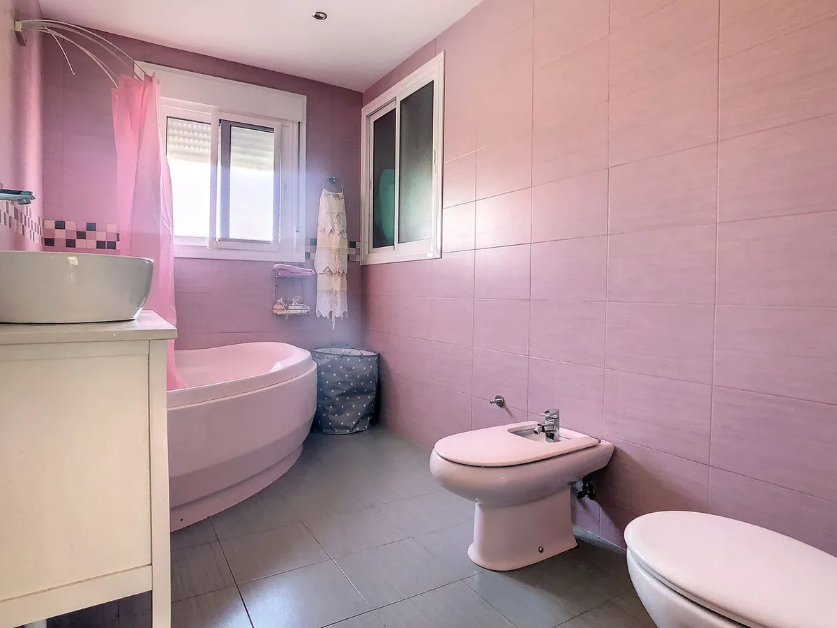 42f2b2fa-a948-4bff-bee8-e28e002a3307