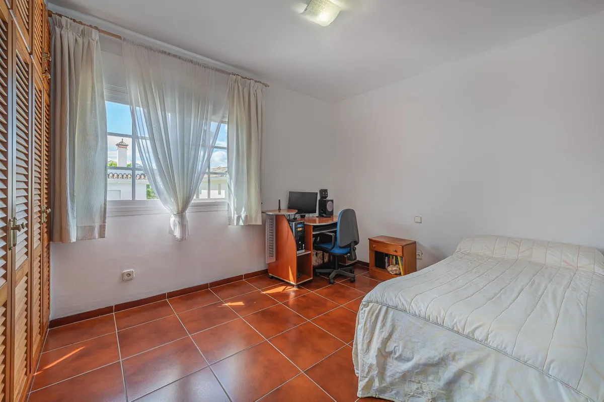 f74392b8-6b22-4df5-8b45-c0a44e9cd171