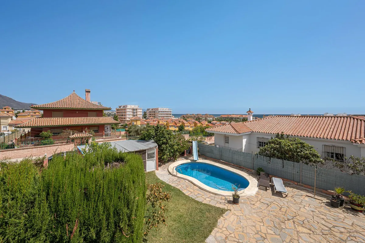 f933b79a-a907-4420-bd2e-bce1f24c6f26