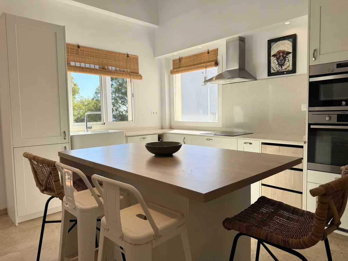 d285de61-330c-4833-8686-be93c5fbf37b