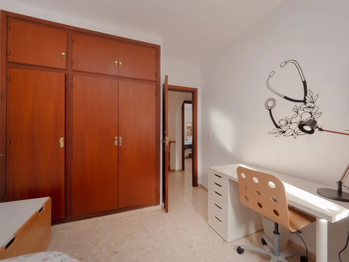 6e2dcaf2-b57a-4e73-ae9f-5c699f04df9f