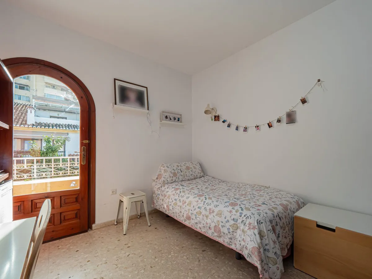 c8515c2a-f807-44e1-b5a9-9822a9fd8a00