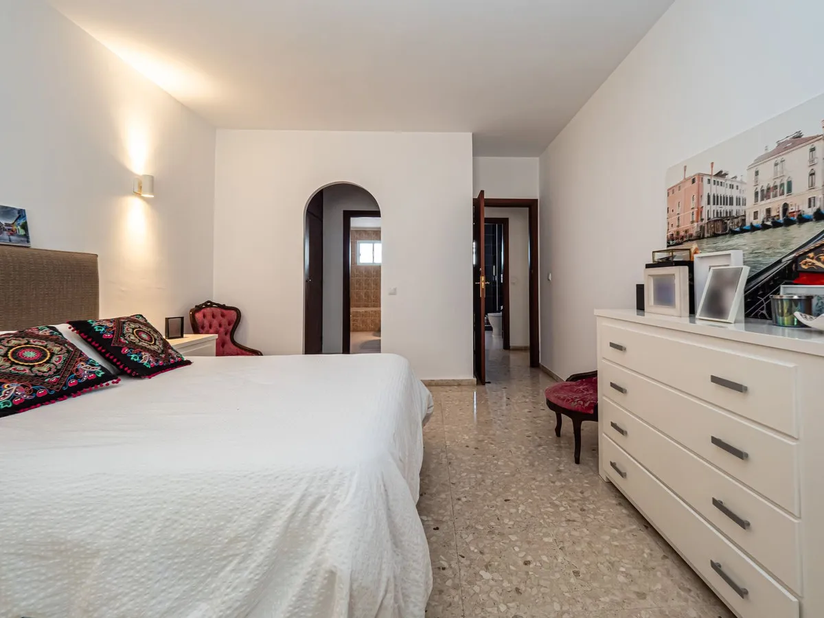 cfc82e30-bf20-4218-973a-06fdda798325