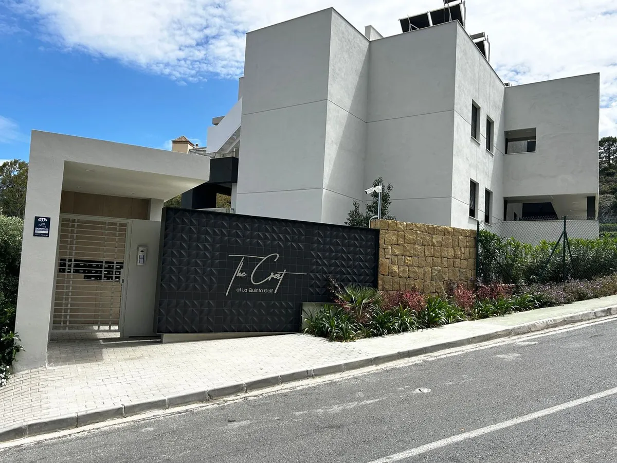 21c7be17-40b9-4421-a202-7771bd449c9e