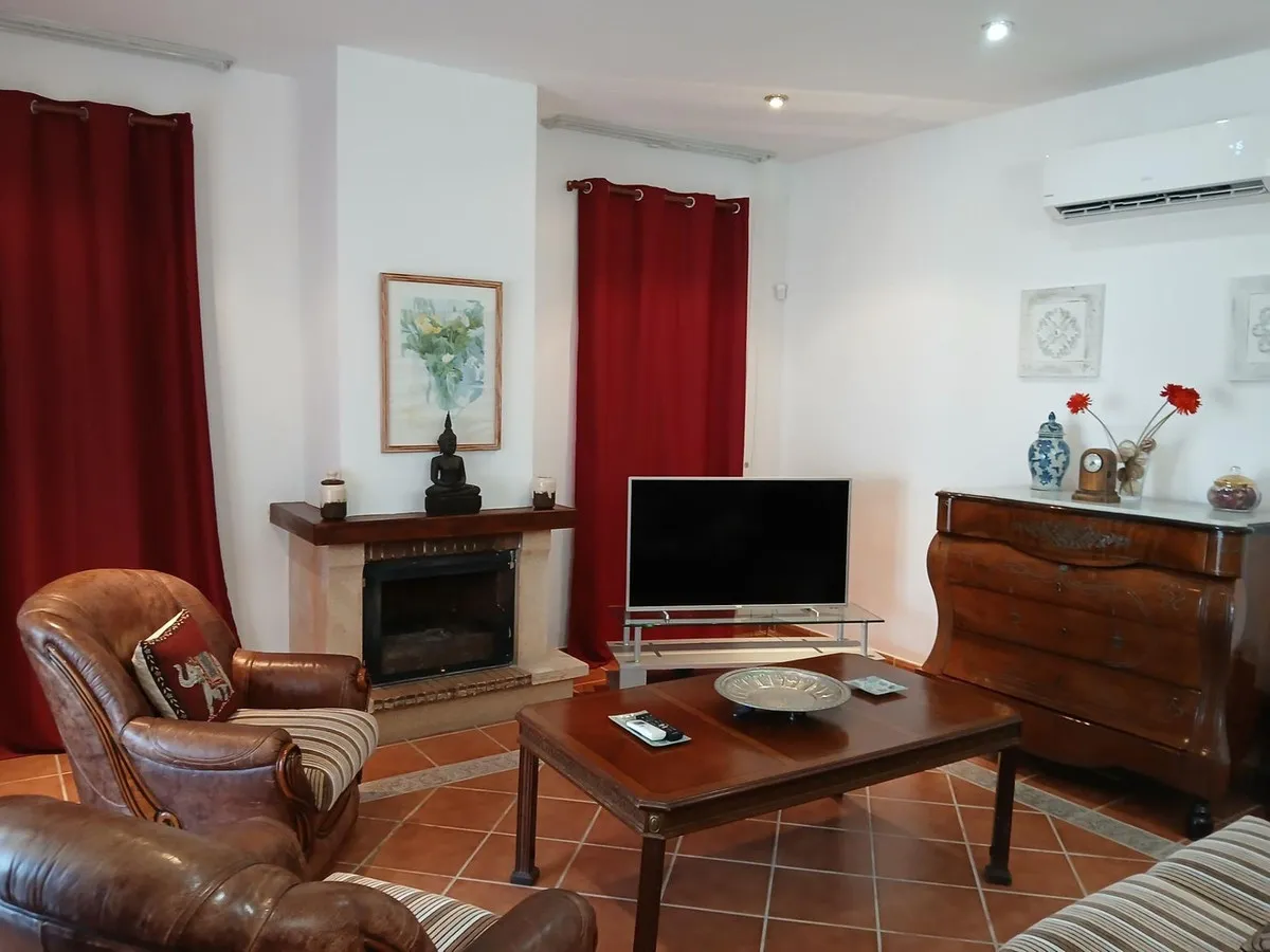 da19cfb9-681f-40e6-92e3-33114d0f59b6