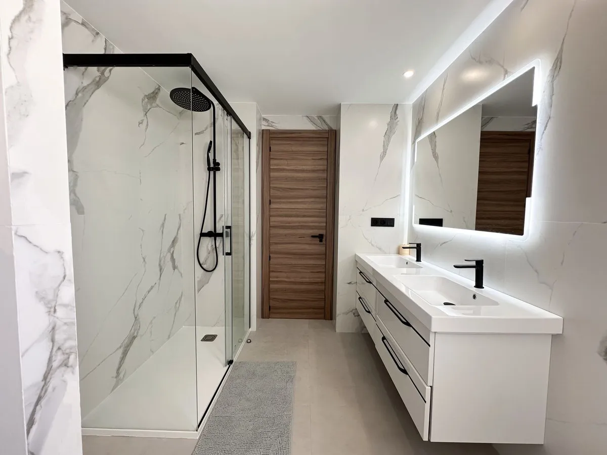 8f70230d-f6bc-468c-9999-ae9678d5ad1d