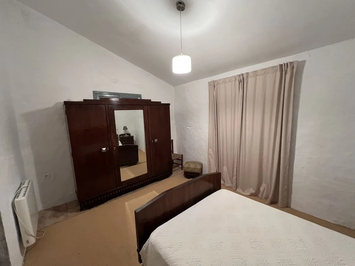 c8b7b7f5-2709-4089-a94f-8e40bfd3dd25