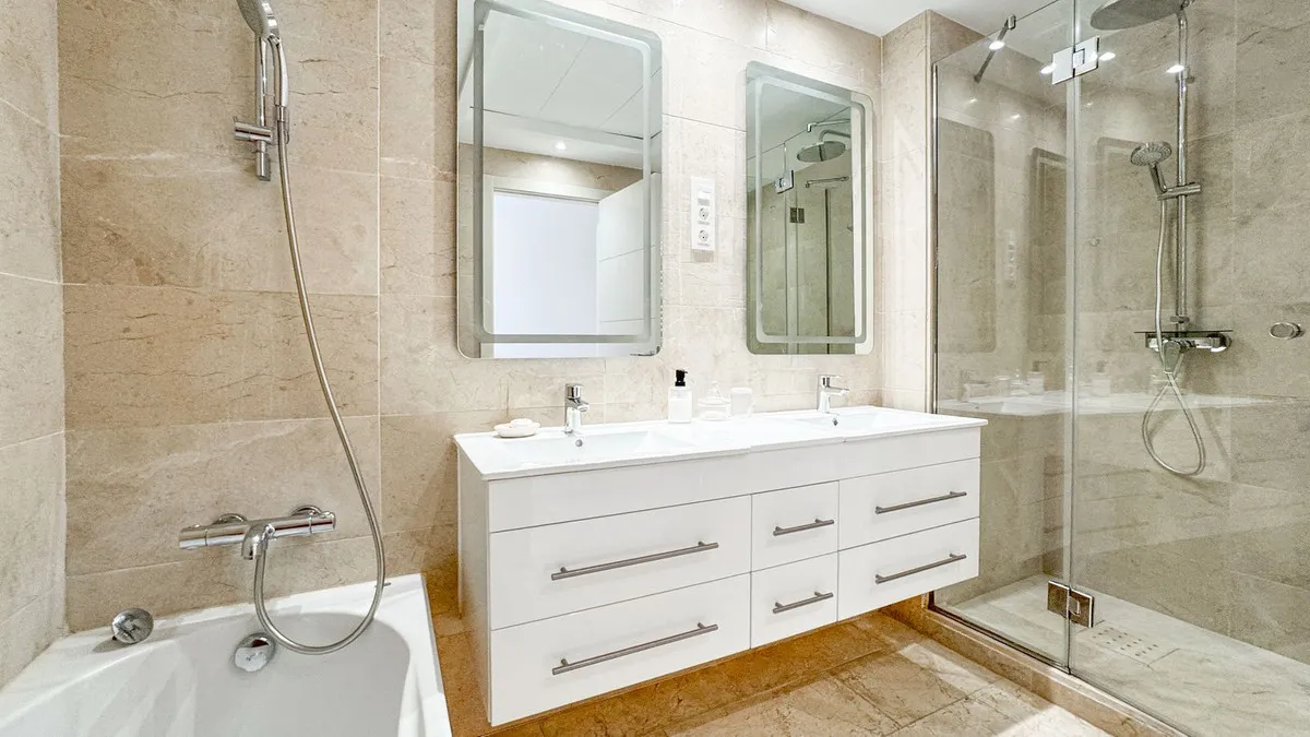 b3d4d383-a175-42f7-8c43-8d2178d5dbc6