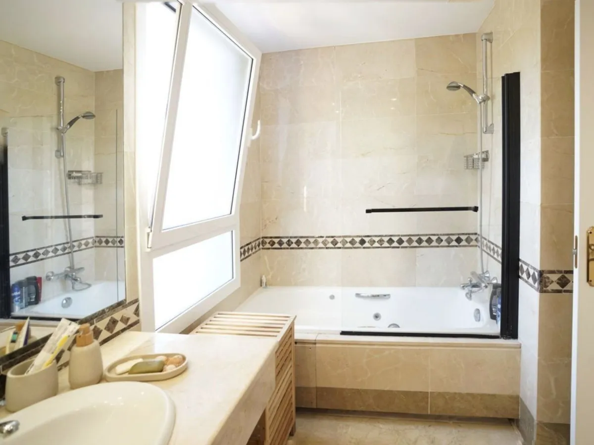 6e6d2162-ffe9-4d93-8a9a-b7d536ca6351