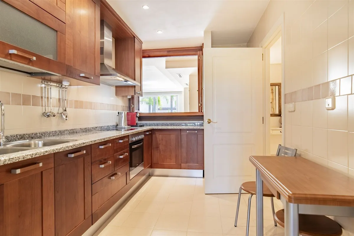 b64a9698-e041-485d-804e-d9d7f2f647dd