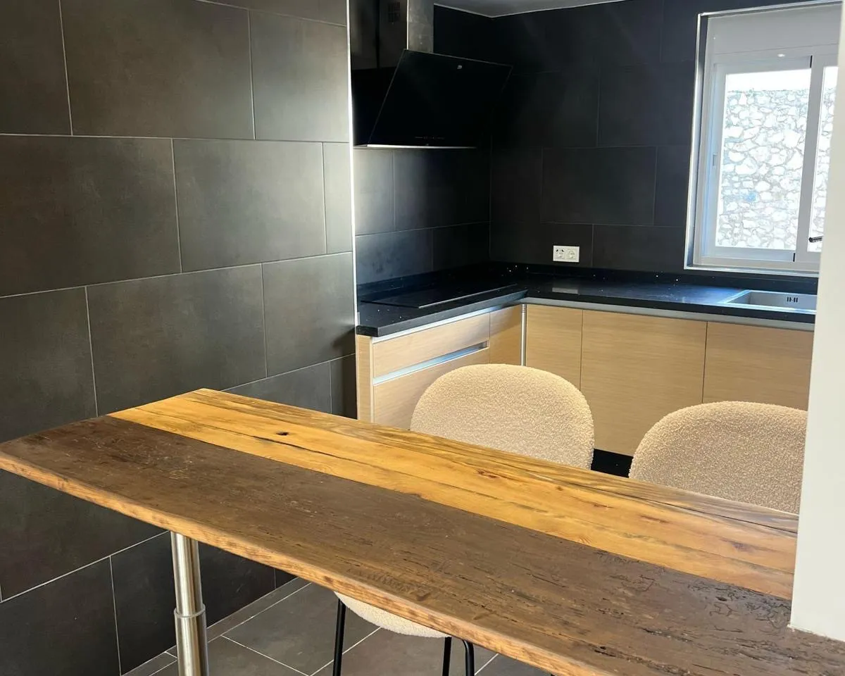 70c8fb30-09b0-4ea8-ae74-49d989412de8