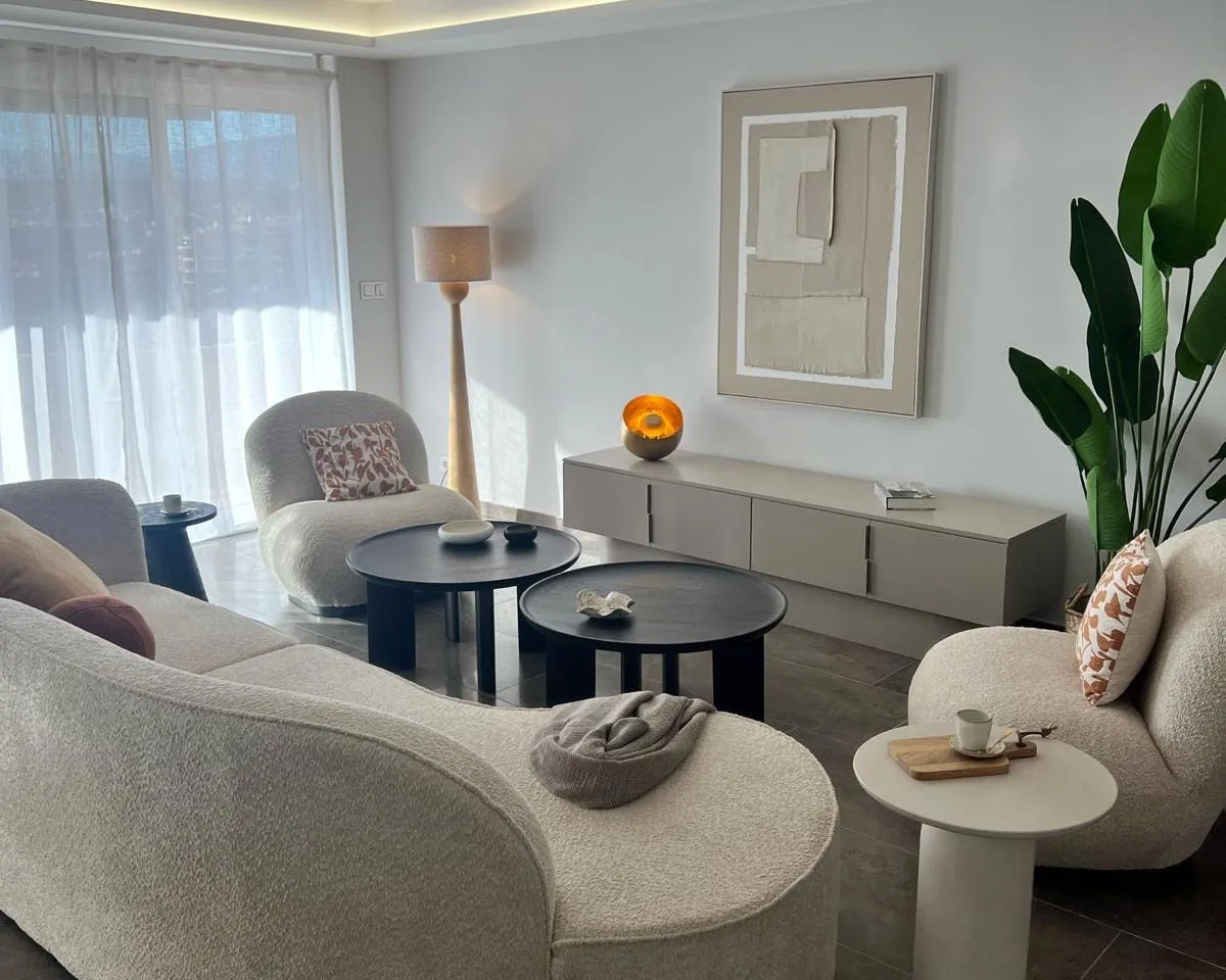 abdd7b56-4aa0-42f8-a522-ec3141eb8573