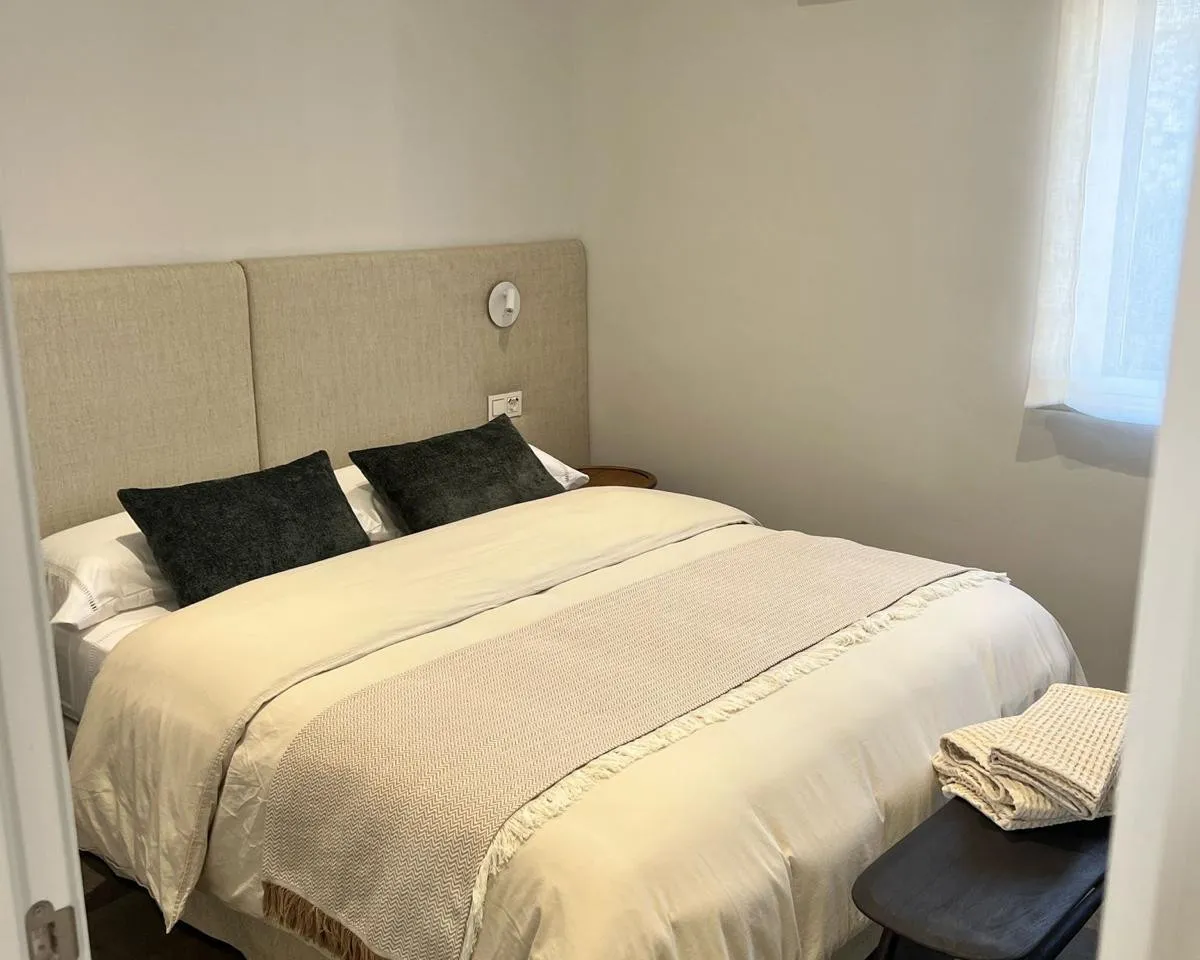 bfae82d9-56b0-47fc-8789-63f4b8aab2db