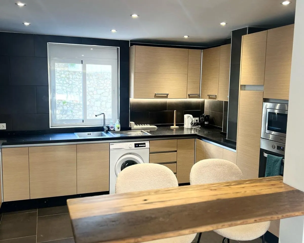 f4a6ef7d-3cef-4bf8-ba64-8ec28132ac27