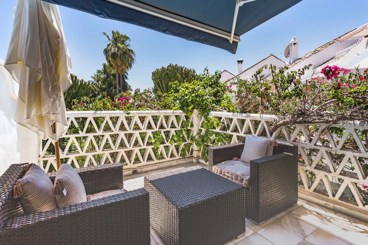 b805392d-8abf-4f97-8b73-8ec7241fb71a