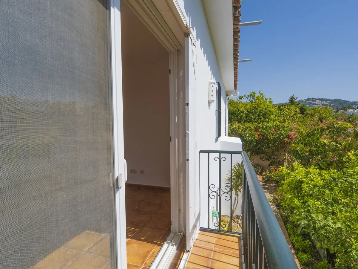 6d4f421e-ca39-409c-9e32-cc1fecb76323