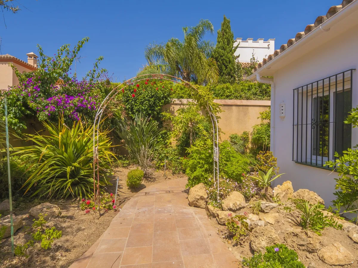 f1799df8-3f8d-48a1-a182-3f6a97c71cda