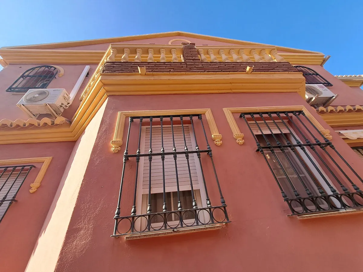 51e272dd-8a4c-410c-8567-8d5e829c549f