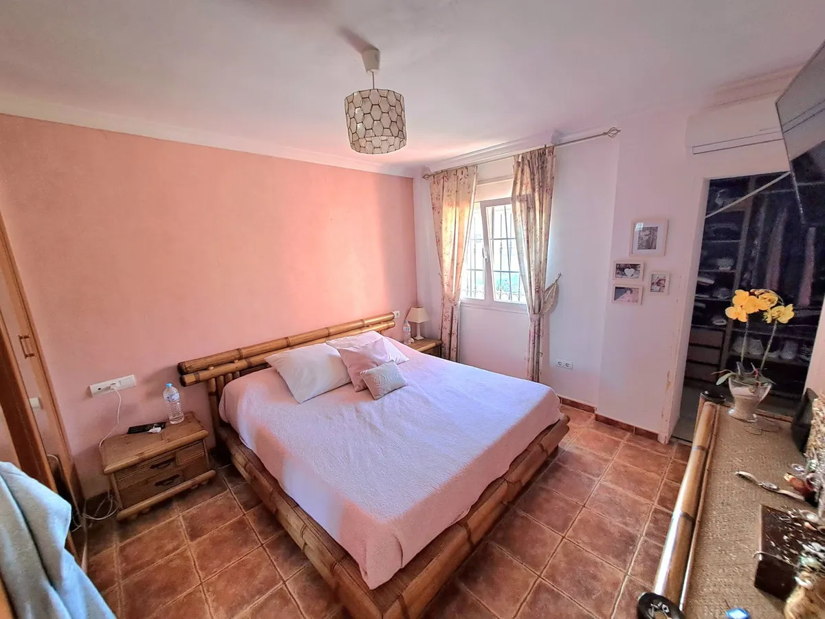 d8ef055e-6e06-49fb-a7c3-cee8589b7c6d