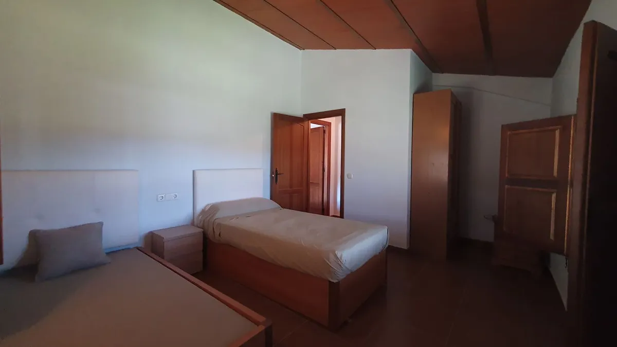 ee56a52e-726a-49a0-9b7d-cc3f497707c1