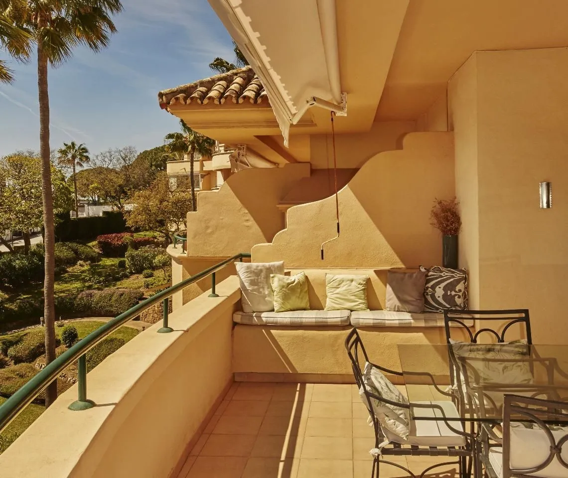 e0447466-58c3-4efc-9a97-f9c23489b8f0