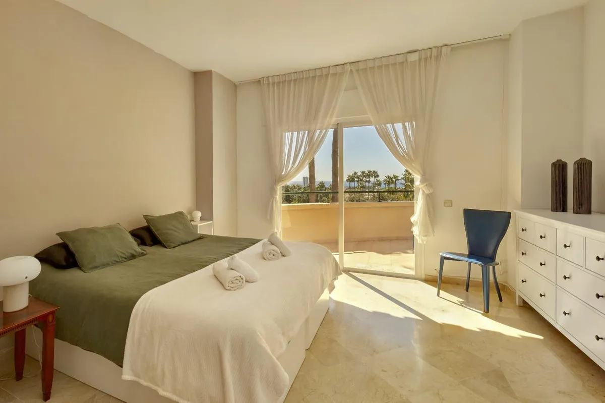 e623690f-659a-48ea-a233-3ae3d2cacbc7