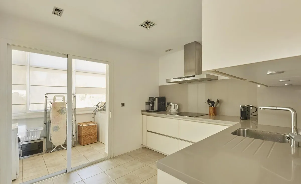 f4abc205-b235-44ea-9449-c0d2f4557df8